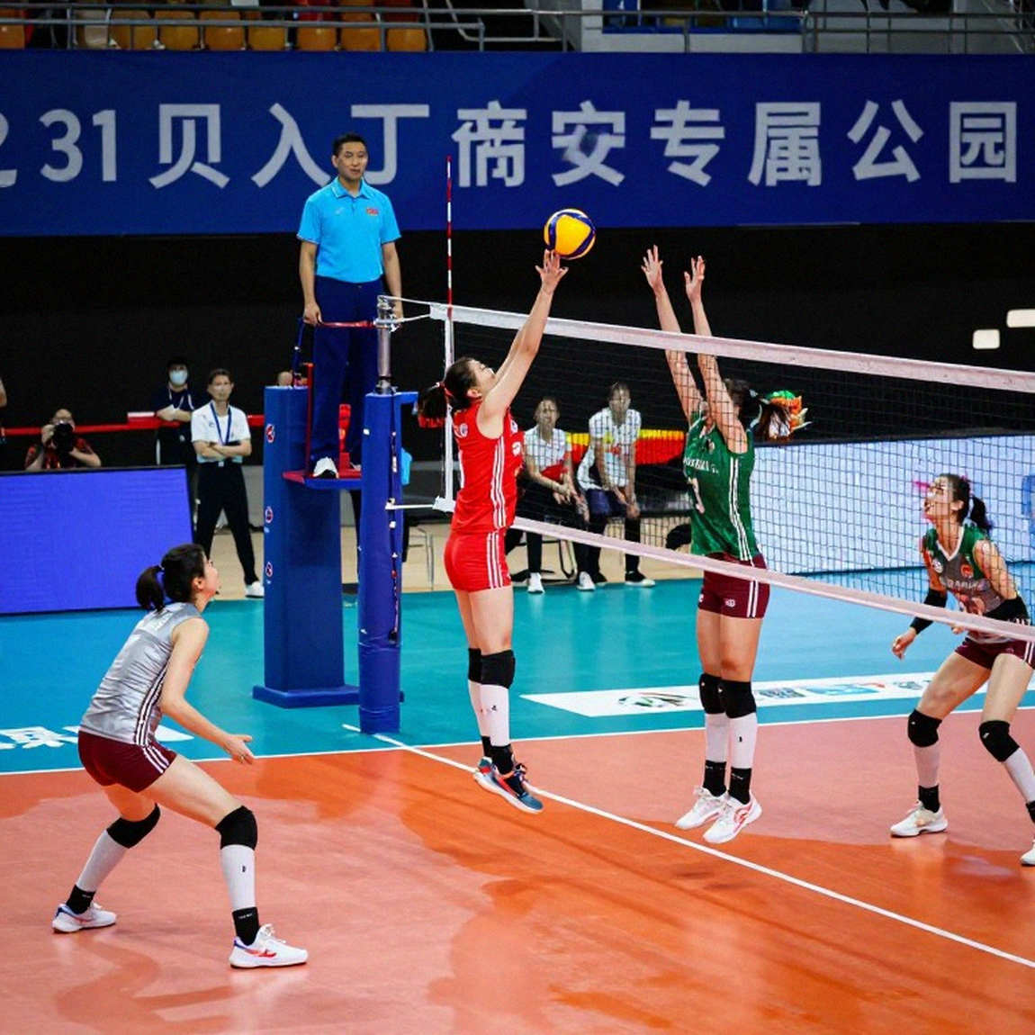 Thị trường chuyển nhượng bóng đá Việt Nam: Khi các CLB V.League học cách bán tương lai thay vì mua ngôi sao