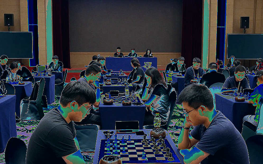 The blank analysis: when chess has no data, every conclusion is only an echo