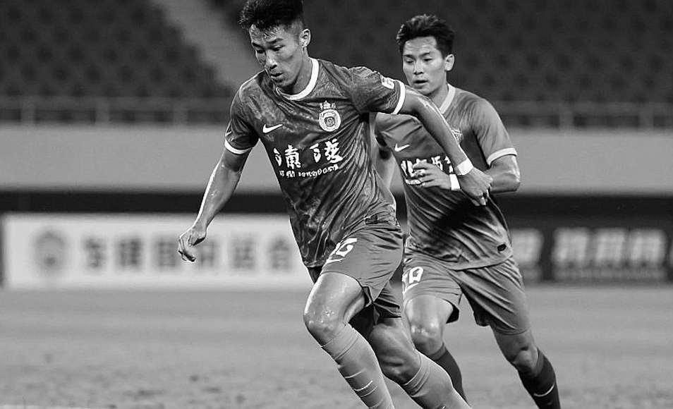Khoảng trống dữ liệu của bóng đá Việt Nam: Khi V.League chơi bằng mắt, không bằng con số