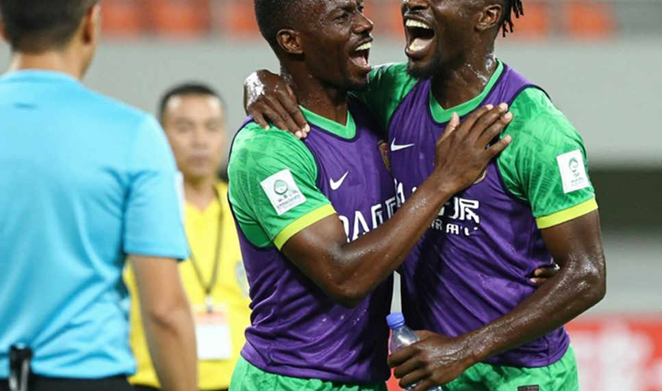 Bóng đá Việt Nam sau chức vô địch AFF Cup: Thành tích đỉnh cao trên nền móng còn mong manh