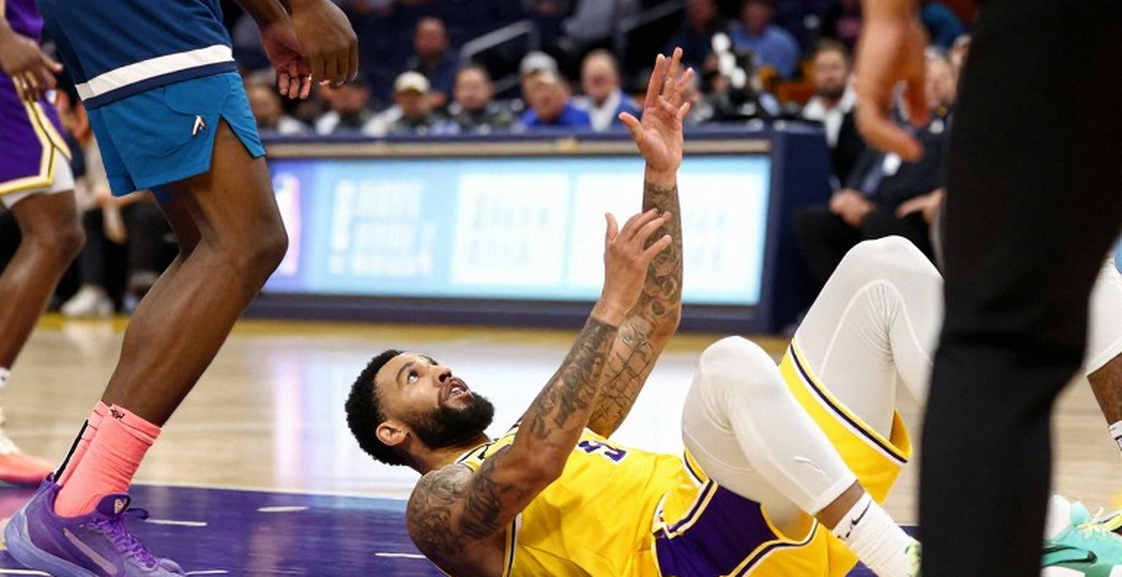 1.229 từ, 9 chuyên mục, 0 dữ kiện: Bản báo cáo NBA hoàn hảo đang giết chết phân tích bóng rổ